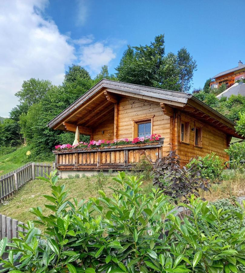 Das Paradieschen Edlitz - Stilvolles Blockhaus Mit Kamin Esterno foto